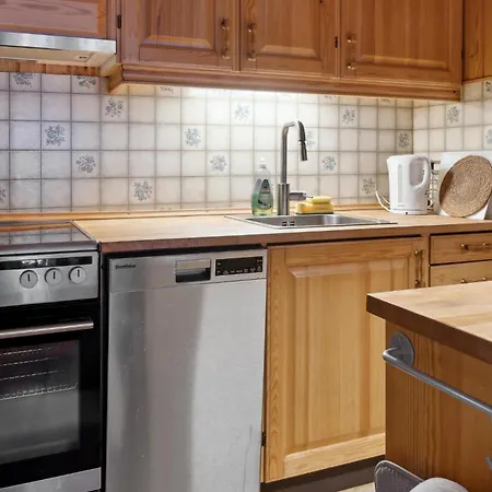 3 Bedroom Nice In Ferienhaus Bogø By
