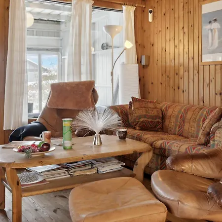 3 Bedroom Nice In Ferienhaus Bogø By